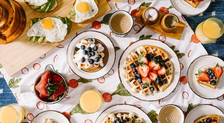 Happy brunchday ! Le brunch d'anniversaire. Happy brunchday ! Le brunch d'anniversaire.