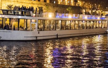 Dîner croisière à Paris : découvrir la ville lumière depuis la Seine Dîner croisière à Paris : découvrir la ville lumière depuis la Seine