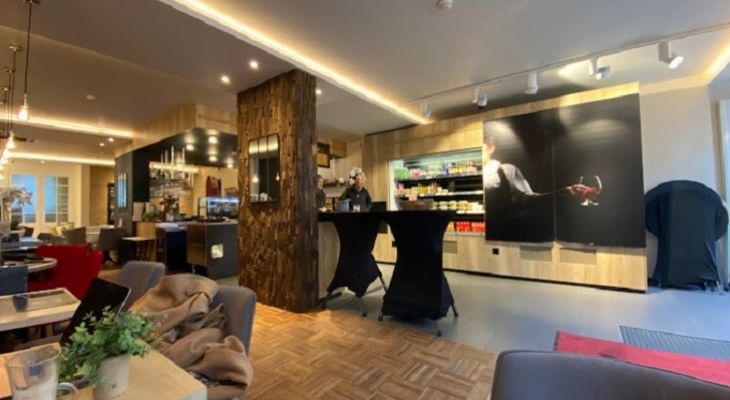 AKT Brussels, une sandwicherie et un bar à tapas atypiques