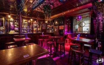 Quoi de mieux qu’une soirée d’entreprise au bar pour renforcer la cohésion Quoi de mieux qu’une soirée d’entreprise au bar pour renforcer la cohésion