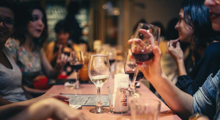 Fêter son anniversaire au restaurant : La recette du bonheur sans tracas Fêter son anniversaire au restaurant : La recette du bonheur sans tracas
