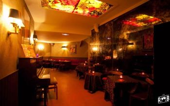 Quels bars cachés sont recommandés pour une soirée à Paris ? Quels bars cachés sont recommandés pour une soirée à Paris ?