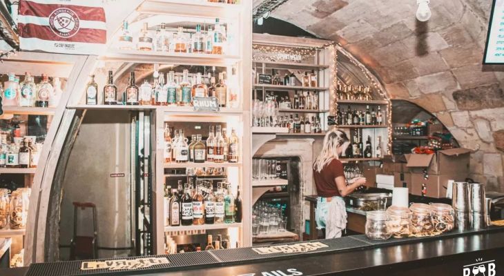 Reconnaître un bon bar à cocktail ambiance lounge : 4 signes infaillibles Reconnaître un bon bar à cocktail ambiance lounge : 4 signes infaillibles