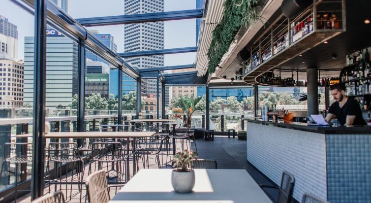 Brunch rooftop à Paris : nos spots préférés avec vue en 2025