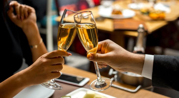 Rituels de boisson dans le monde : comment on trinque ailleurs ?