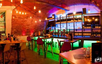 Top 5 des bars à privatiser pour une chasse aux œufs de Pâques inoubliable Top 5 des bars à privatiser pour une chasse aux œufs de Pâques inoubliable