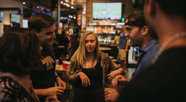 Réserver un bar sans occasion particulière : 6 idées de soirées originales 