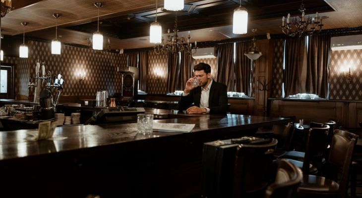 Speakeasies & bars cachés : les adresses les plus convoitées du printemps Speakeasies & bars cachés : les adresses les plus convoitées du printemps