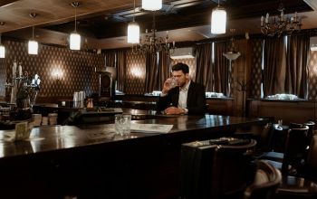 Speakeasies & bars cachés : les adresses les plus convoitées du printemps