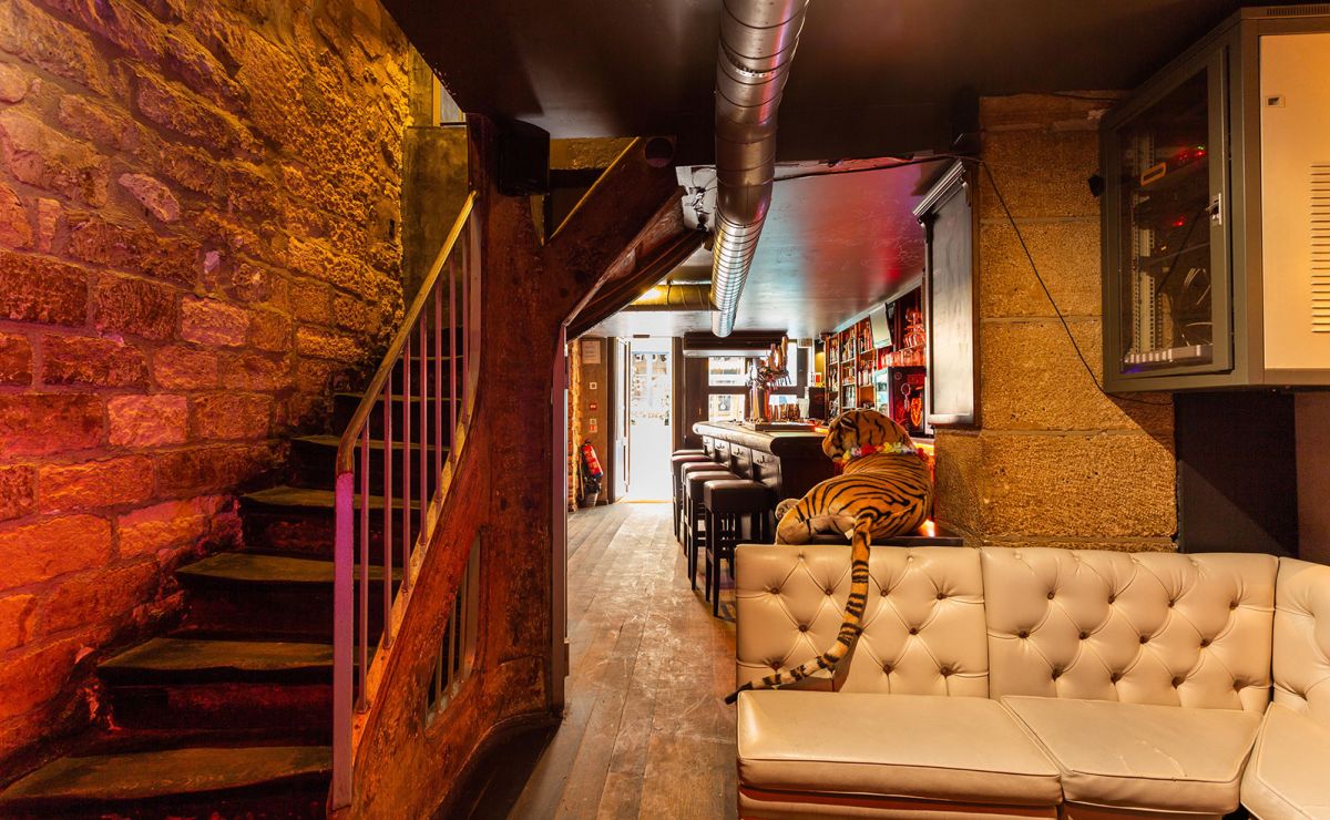 Gentleman Pub #2