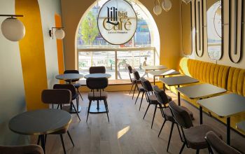 Lili Big Café #2