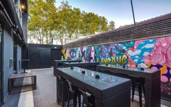 L'Avenue 45 #7
