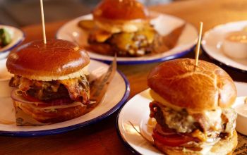 Belushi's - Canal #8